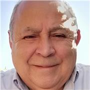 Profesor con estudio de didáctica de las matemáticas de 5 básico a 4 medio, todos los alumnos pueden aprender 45 años de experiencia, currículo basado en planes y programas de Mineduc 2022